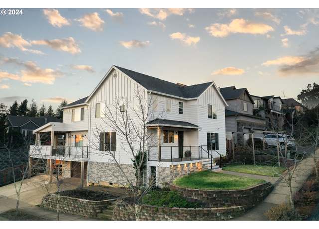 Property at 12589 SE 147th Ave, Happy Valley, OR 97086, 5 beds, 3.5 baths