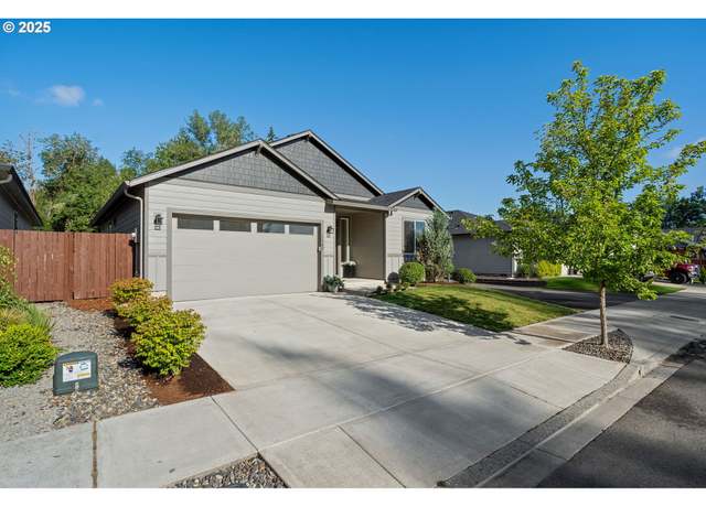 Property at 1302 SW 25th Ave, Battle Ground, WA 98604, 3 beds, 2 baths