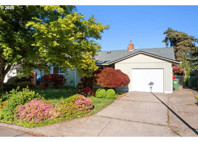 Property at 742 Oregon Way, Woodburn, OR 97071, 2 beds, 2 baths