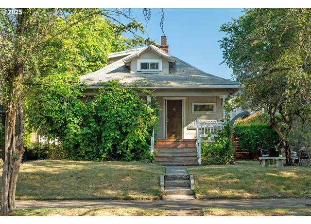Property at 3755 SE Lincoln St, Portland, OR 97214, 3 beds, 2 baths