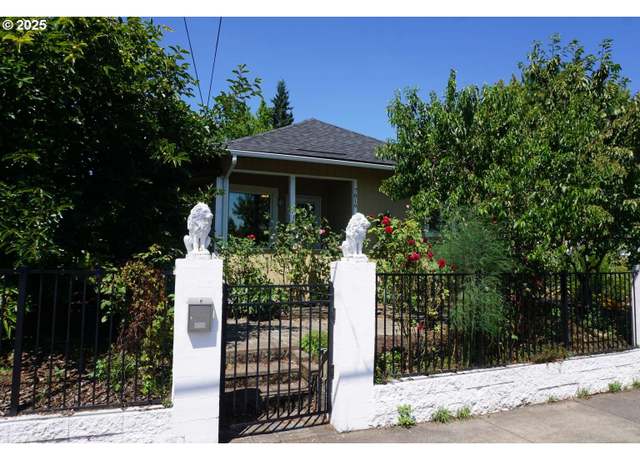 Property at 7819 SE Duke St, Portland, OR 97206, 4 beds, 2 baths