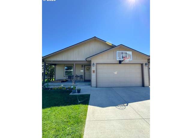 Property at 1295 D St, Baker City, OR 97814, 3 beds, 2 baths