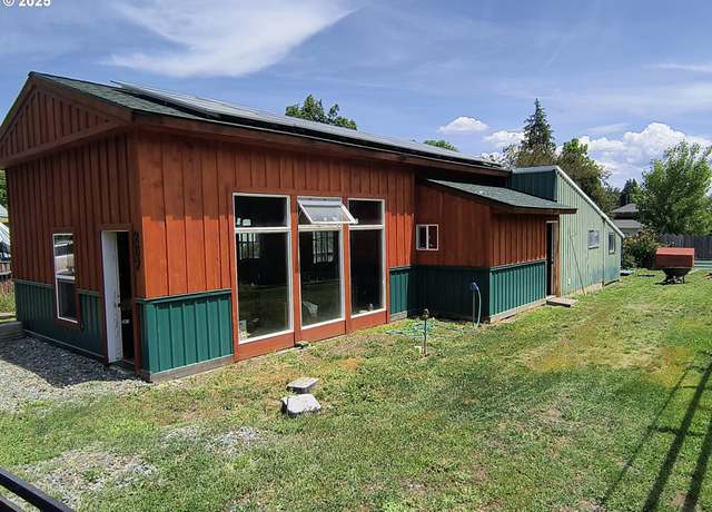 Property at 207 S Spruce St, Wallowa, OR 97885, 1 bed, 1 bath