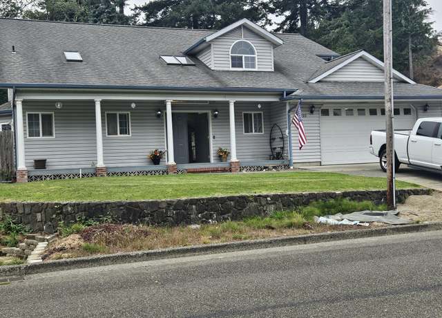 Property at 2222 Ash St, North Bend, OR 97459, 3 beds, 3 baths