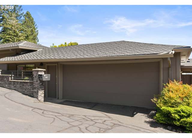 Property at 62 Condolea Ter, Lake Oswego, OR 97035, 2 beds, 2.5 baths