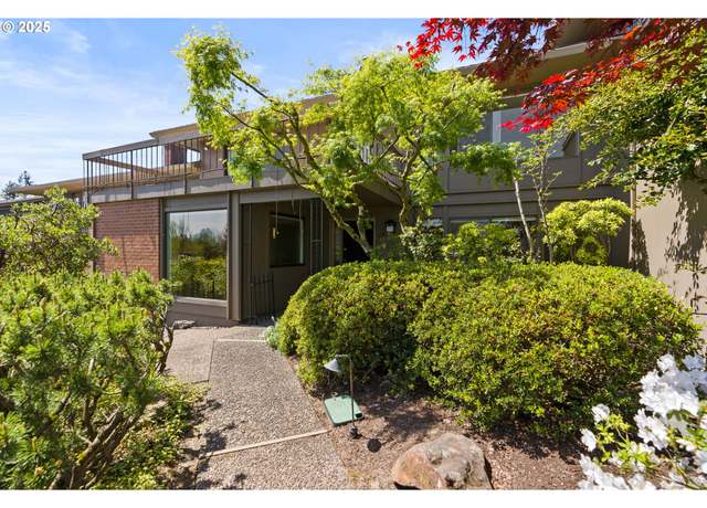Property at 62 Condolea Ter, Lake Oswego, OR 97035, 2 beds, 2.5 baths