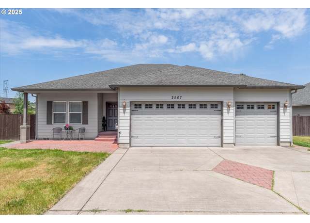 Property at 2507 Aspen Dr, Longview, WA 98632, 3 beds, 2 baths