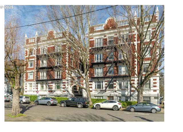 Property at 1811 NW Couch St #410, Portland, OR 97209, 1 bed, 1 bath