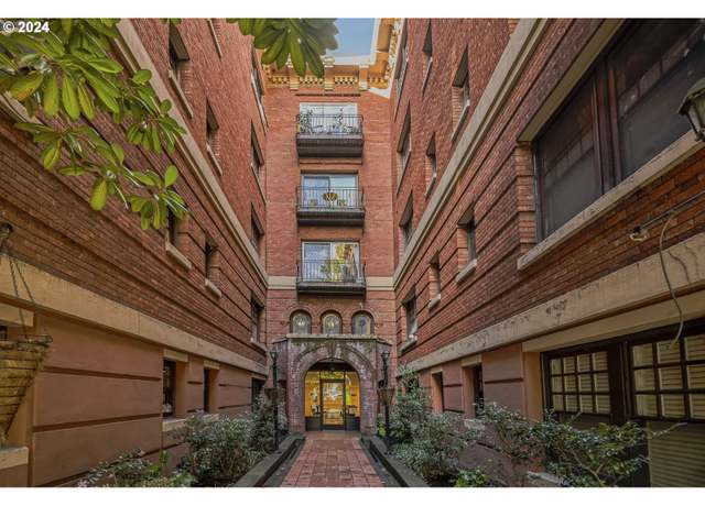 Property at 1829 NW Lovejoy St #303, Portland, OR 97209, 1 bed, 1 bath