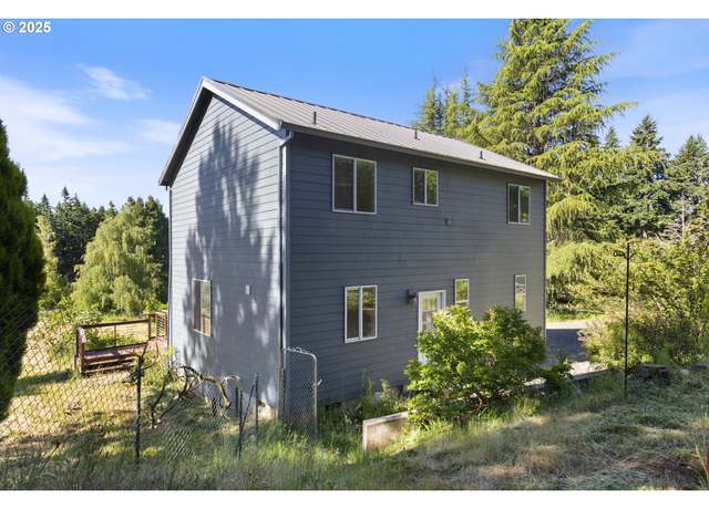 Property at 29925 SE Eagle View Dr, Eagle Creek, OR 97022, 4 beds, 2 baths