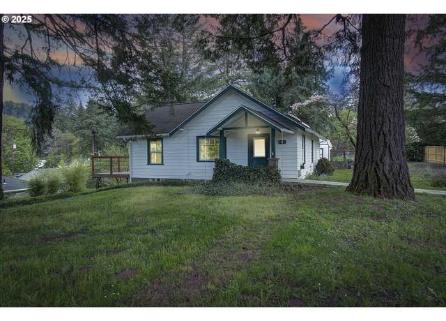 Property at 1012 6th St, Washougal, WA 98671, 3 beds, 3 baths