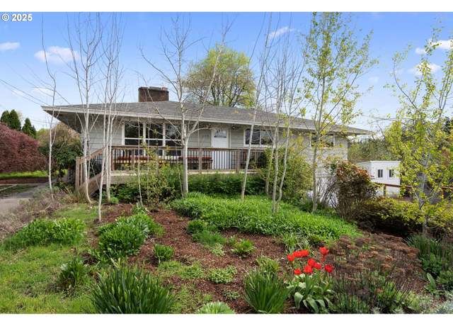 Property at 11816 SE 26th Ave, Milwaukie, OR 97222, 3 beds, 2 baths