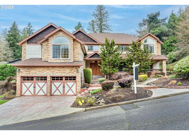 Property at 6145 SW Sweetbriar Ct, Portland, OR 97221, 4 beds, 4.5 baths