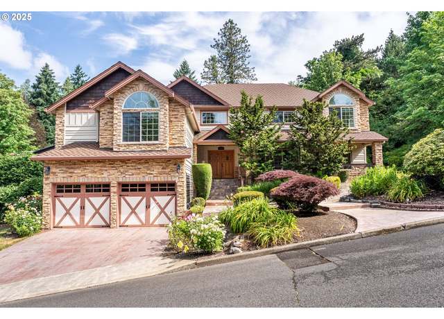 Property at 6145 SW Sweetbriar Ct, Portland, OR 97221, 4 beds, 4.5 baths