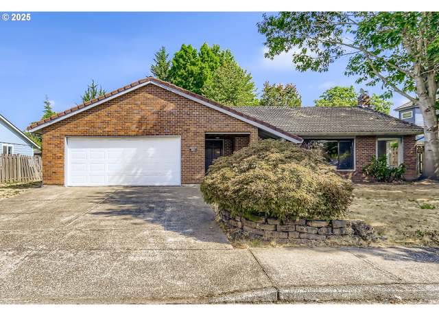 Property at 885 NE Baldwin St, Hillsboro, OR 97124, 3 beds, 2.5 baths