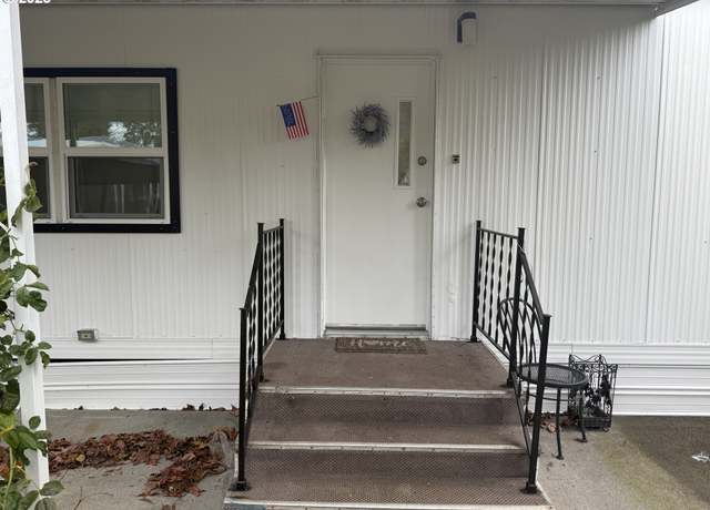 Property at 13045 SE Stark St, Portland, OR 97233, 2 beds, 1 bath