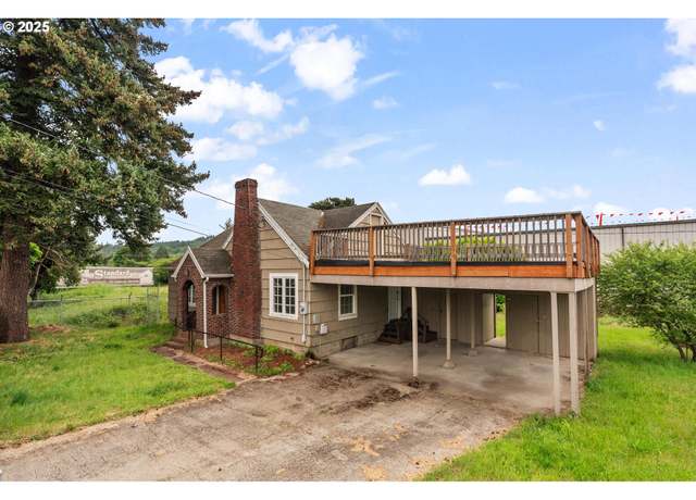 Property at 8256 SE Lambert St, Portland, OR 97266, 2 beds, 1 bath