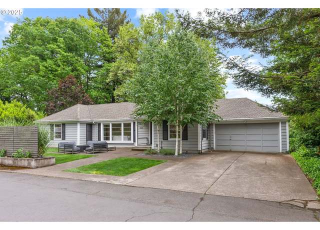 Property at 8120 SW Maple Dr, Portland, OR 97225, 4 beds, 3 baths