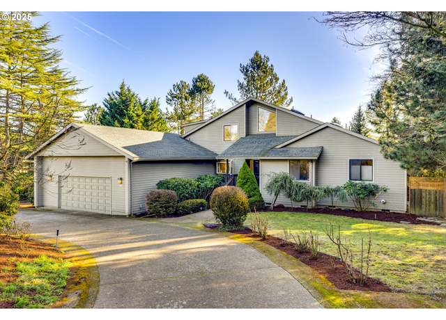 Property at 1330 SW Stephenson St, Portland, OR 97219, 5 beds, 4 baths
