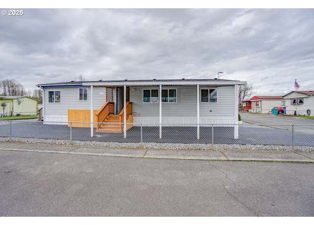 Property at 300 SW 7th Ave, Battle Ground, WA 98604, 3 beds, 1.5 baths