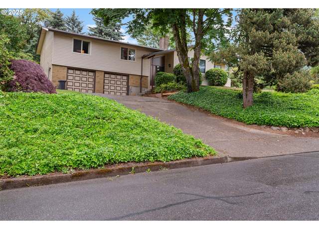 Property at 13760 SE 180th Ave, Damascus, OR 97089, 3 beds, 2 baths