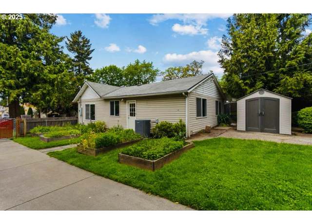 Property at 3020 SE 90th Pl, Portland, OR 97266, 3 beds, 1.5 baths