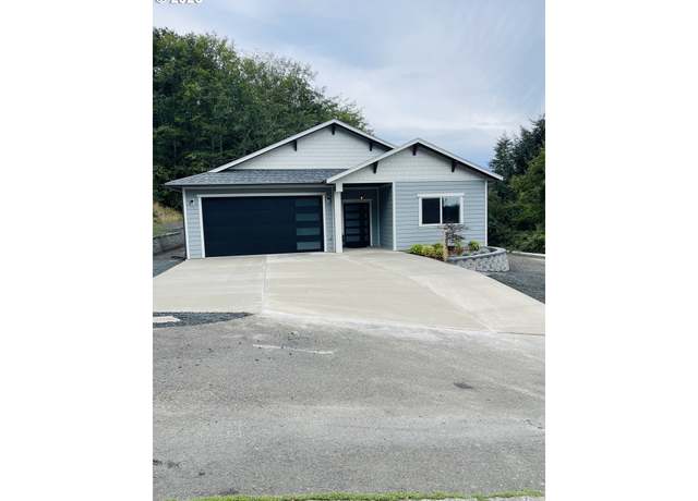 Property at 905 Bellevue Dr, Reedsport, OR 97467, 3 beds, 2 baths