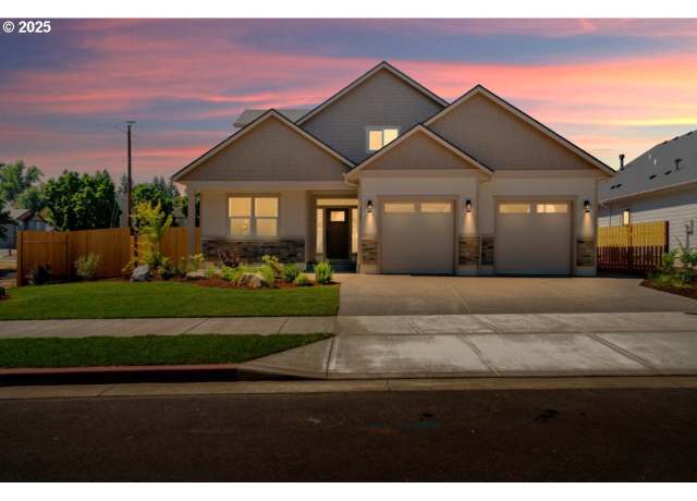 Property at 2125 NE Spitz Rd, Canby, OR 97013, 4 beds, 3 baths