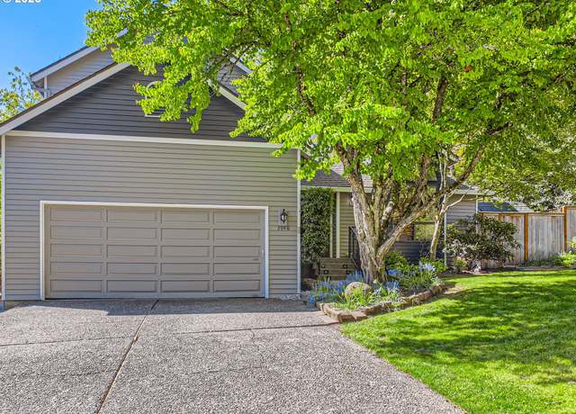 Property at 3948 SW Vacuna St, Portland, OR 97219, 4 beds, 2.5 baths