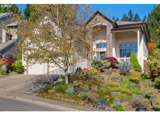 Property at 13111 SW Rockingham Dr, Portland, OR 97223, 4 beds, 2.5 baths