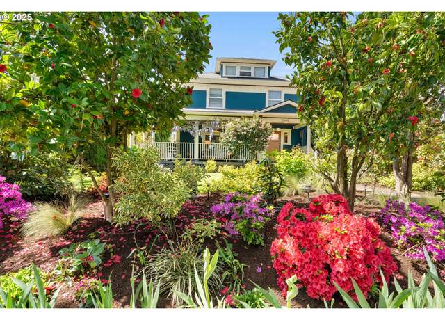 Property at 2545 SE 29th Ave, Portland, OR 97202, 4 beds, 3.5 baths