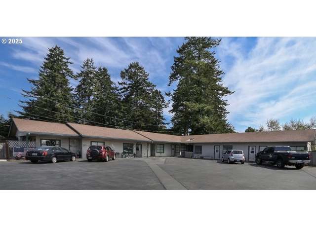 Property at 542 Pacific Ave, Brookings, OR 97415, 8 beds, 8 baths