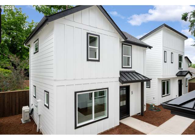 Property at 4103 SE Olsen St #5, Milwaukie, OR 97222, 2 beds, 1.5 baths