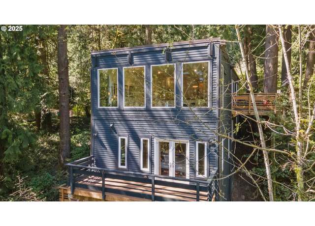 Property at 9616 SW 12th Dr, Portland, OR 97219, 3 beds, 2.5 baths