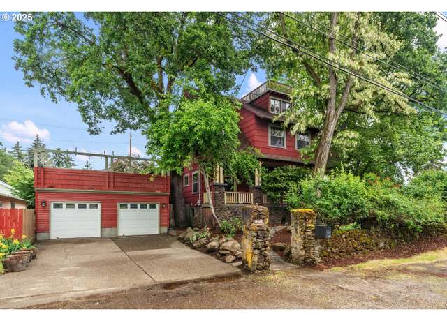 Property at 12724 SE 22nd Ave, Milwaukie, OR 97222, 4 beds, 2 baths