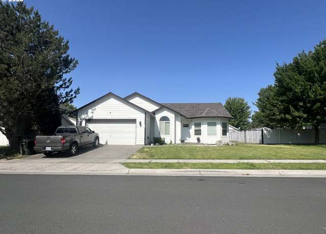 Property at 149 NE 11th Pl, Hermiston, OR 97838, 3 beds, 2 baths