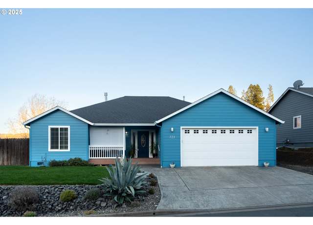 Property at 721 N Summerwood St, Roseburg, OR 97471, 3 beds, 2 baths