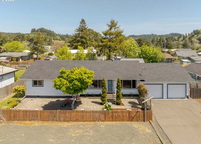 Property at 150 N 12th St, Lakeside, OR 97449, 4 beds, 1.5 baths
