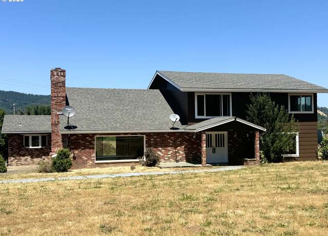 Property at 4848 Tiller Trail Hwy, Canyonville, OR 97417, 4 beds, 2 baths