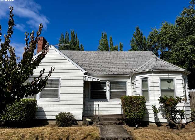 Property at 2333 SE 40th Ave, Portland, OR 97214, 3 beds, 1.5 baths