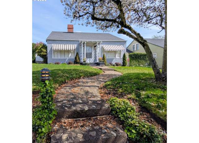 Property at 567 NE Winchester St, Roseburg, OR 97470, 4 beds, 1 bath