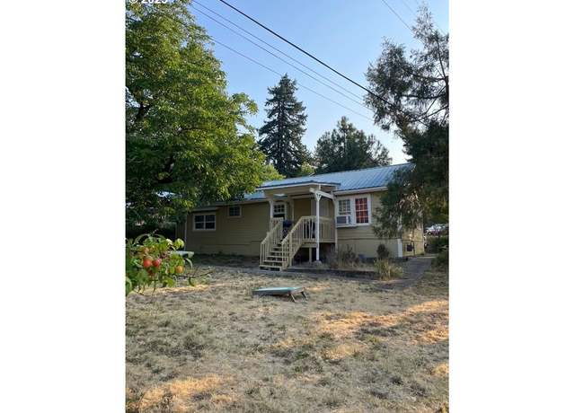 Property at 420 SW 4th Ave, Myrtle Creek, OR 97457, 2 beds, 1 bath