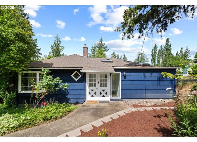 Property at 203 Williams Finney Rd, Kelso, WA 98626, 3 beds, 3 baths