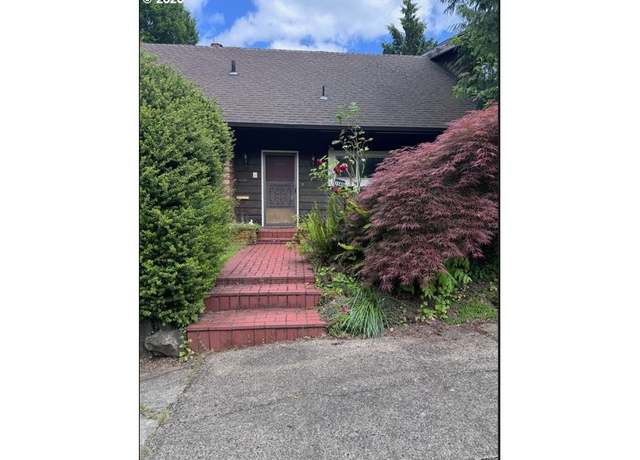 Property at 7580 S Hood Ave, Portland, OR 97219, 2 beds, 2 baths