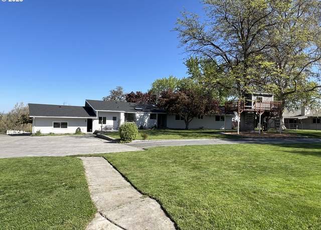 Property at 1082 E Highland Ave, Hermiston, OR 97838, 5 beds, 2.5 baths
