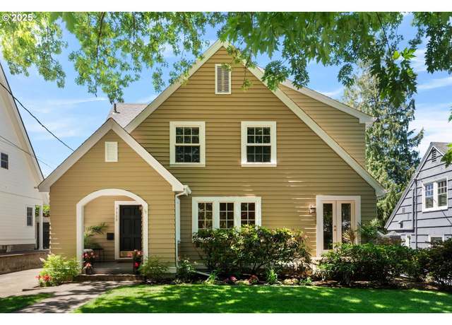 Property at 7333 SE 30th Ave, Portland, OR 97202, 4 beds, 2.5 baths