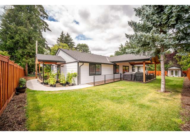 Property at 8955 SW Club Meadow Ln, Portland, OR 97225, 9 beds, 4.5 baths