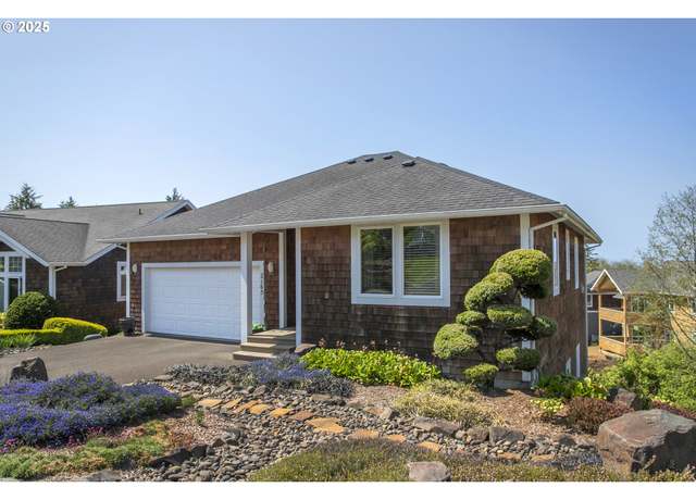 Property at 2165 Skyline Dr, Seaside, OR 97138, 3 beds, 2.5 baths