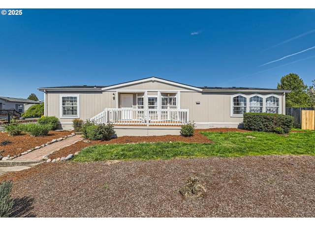 Property at 1000 S Mckern Ct #14, Newberg, OR 97132, 3 beds, 2 baths