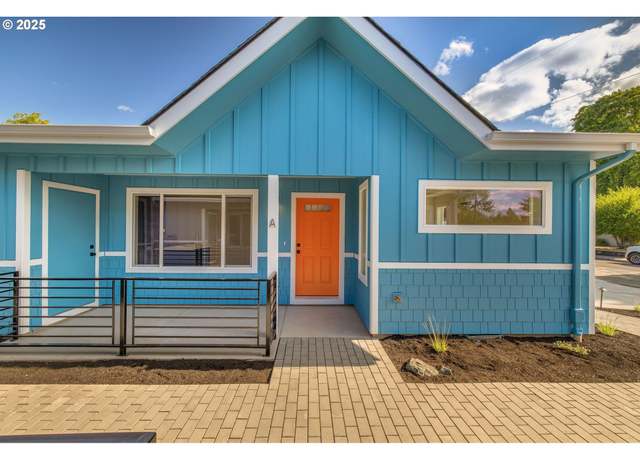 Property at 3035 Hyacinth St Unit B, Eugene, OR 97404, 3 beds, 2 baths